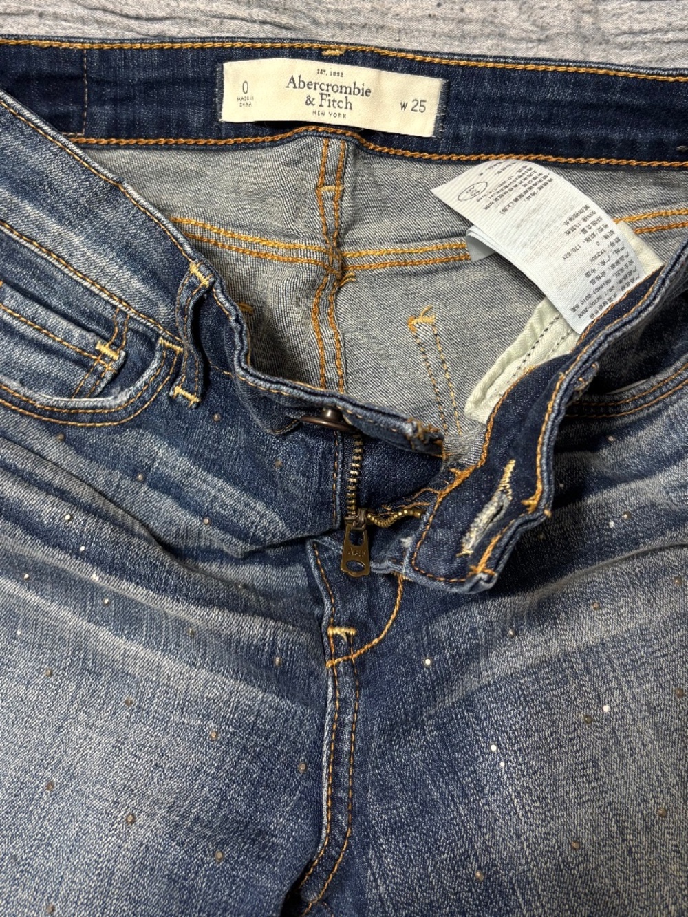 Abercrombie & Fitch Vintage Jeans | Medium Wash with Crystals | Women's 0 (W25)